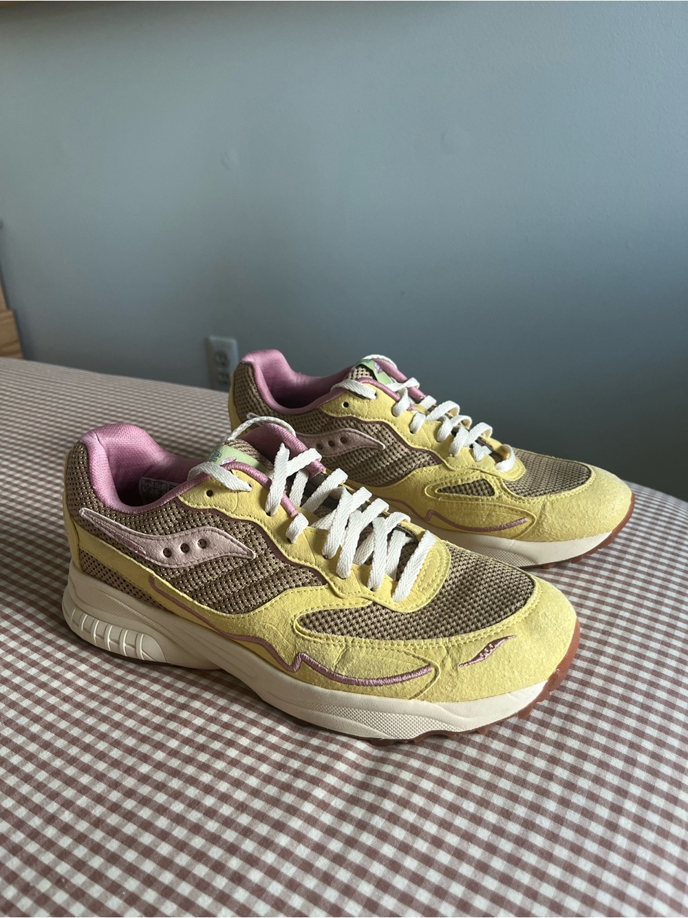 Saucony 3d grid hurricane mushroom